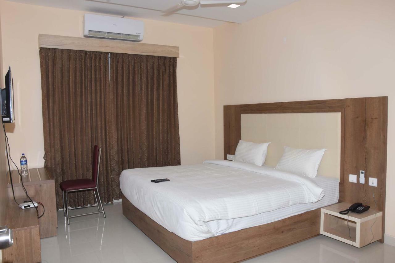Salem Regency - A Business Stay Buitenkant foto