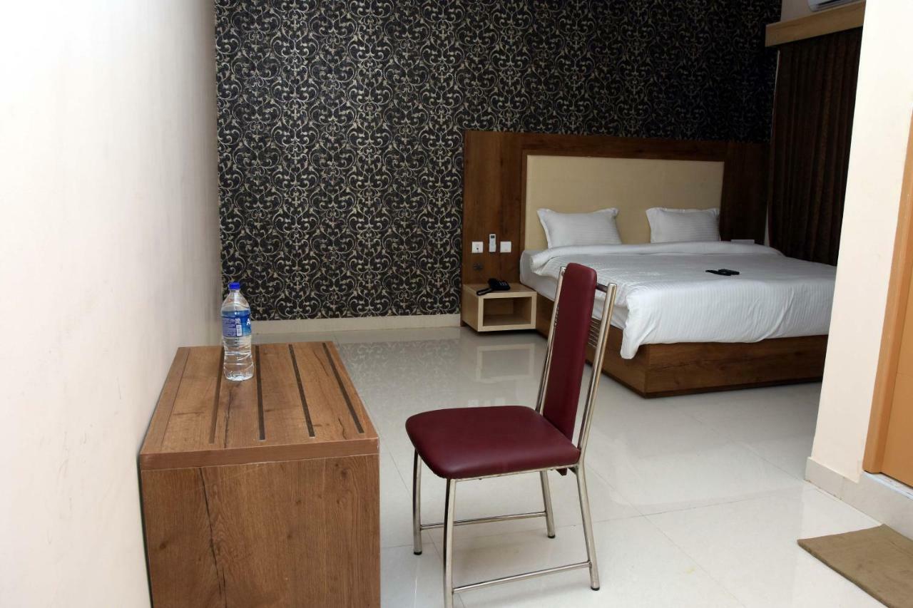 Salem Regency - A Business Stay Buitenkant foto